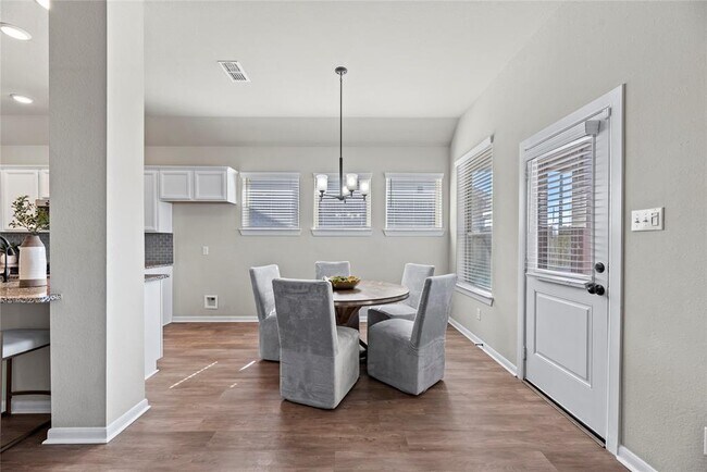 Building Photo - 2522 Blazing Star Dr