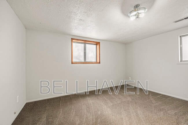 Building Photo - 450 W Elmore Ave