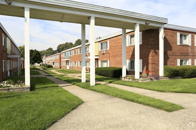 Building Photo - Holland Gardens Apartments
