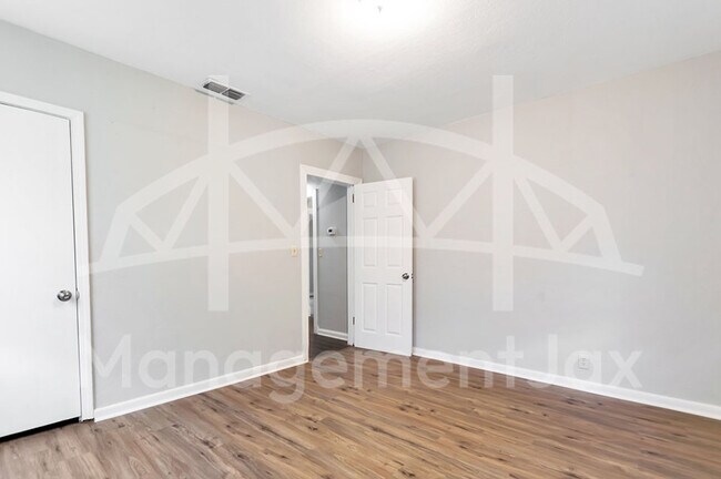 Building Photo - 2311 W 16th St