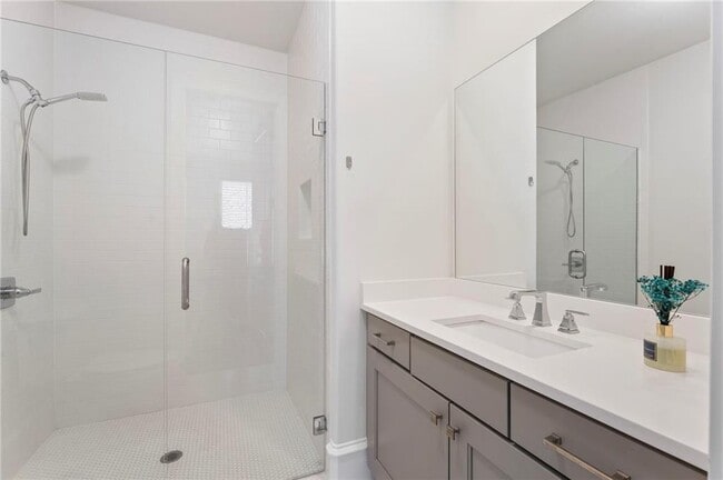 Building Photo - 871 3rd St