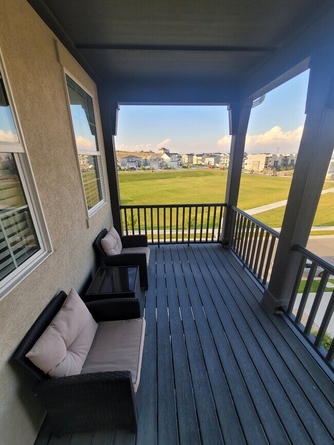 Building Photo - "Spacious 4-Bed Townhouse with Scenic View...