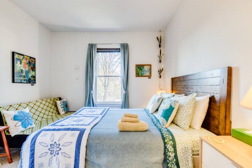 Bedroom 2 - 170 Mansfield St