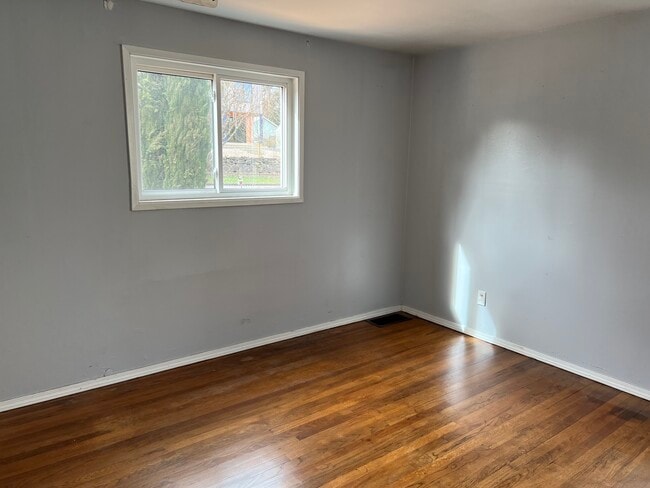 Building Photo - 7934 18th Ave SW