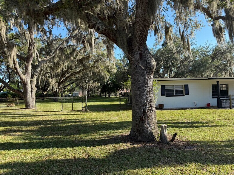 Building Photo - 4231 Tangerine St