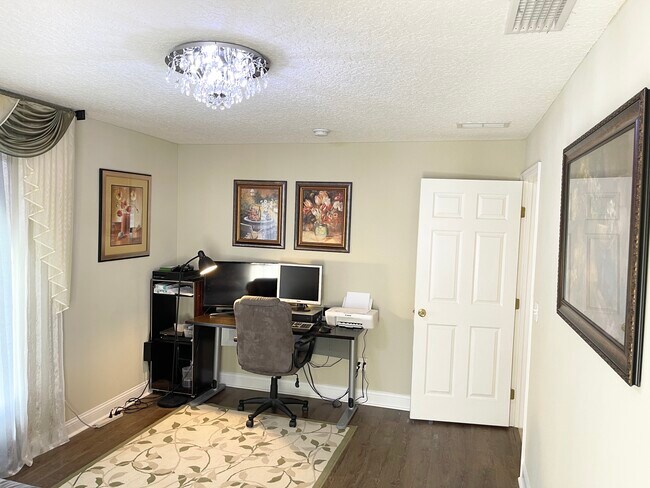 Building Photo - 35 Postman Ln