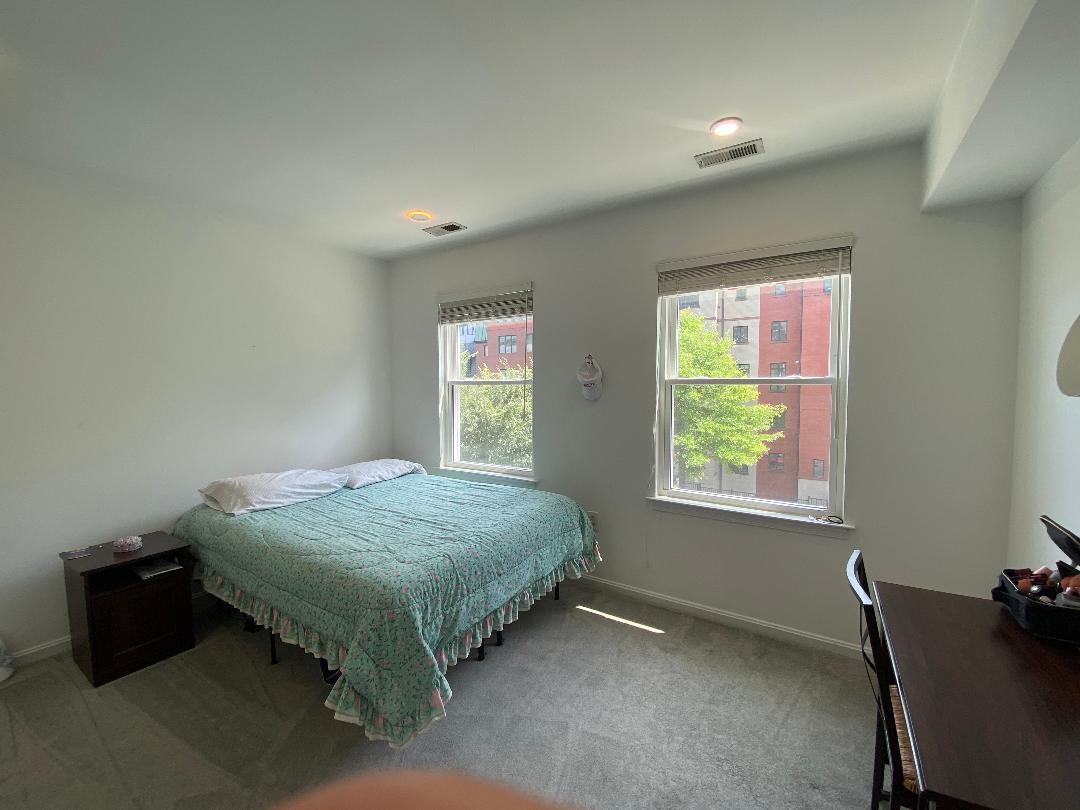 Building Photo - 1327 Belmont St NW