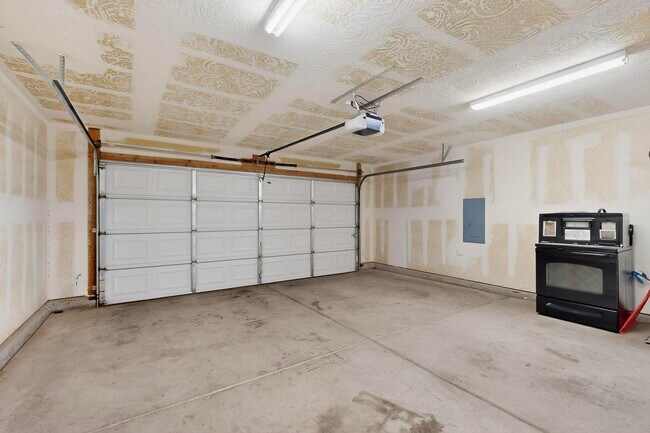 Building Photo - 10743 Antler Tool Rd SW