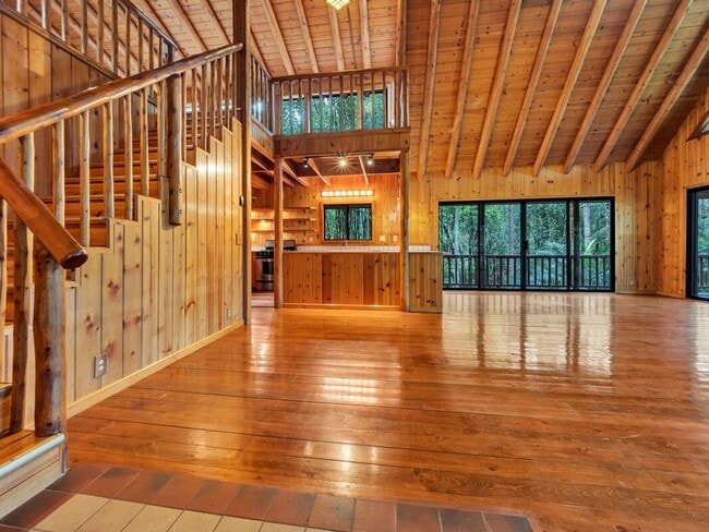 Building Photo - 3 bedrooms 2 bathroom with a large Loft for generational living + storage shed