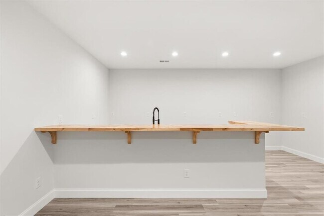 Building Photo - 2895 Jones Mill Rd