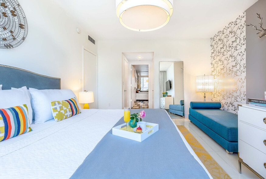 Building Photo - 485 Brickell Ave