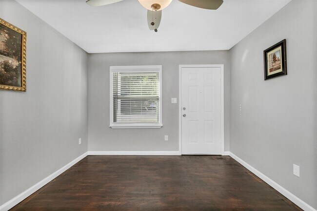 Building Photo - 3262 Kristen Dr