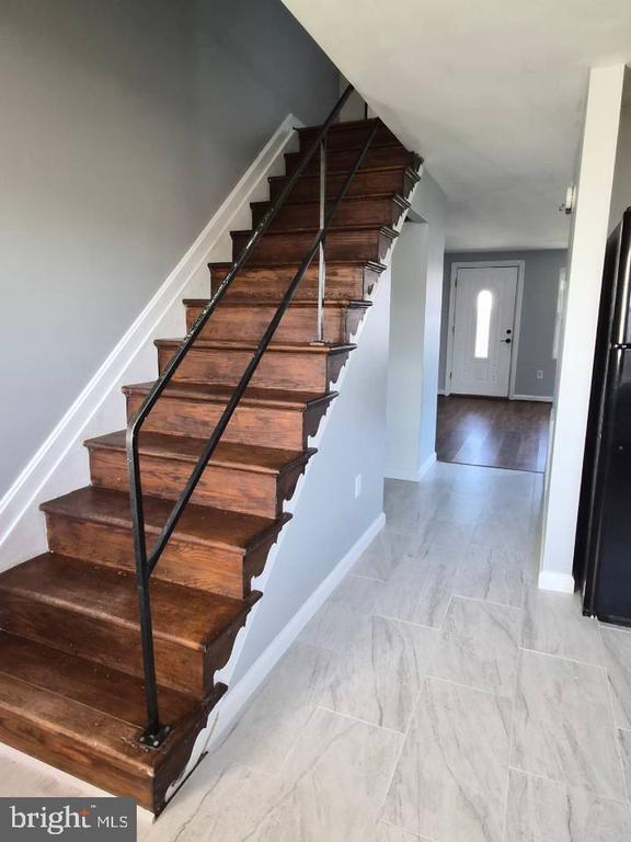 Building Photo - 7948 Eastdale Rd