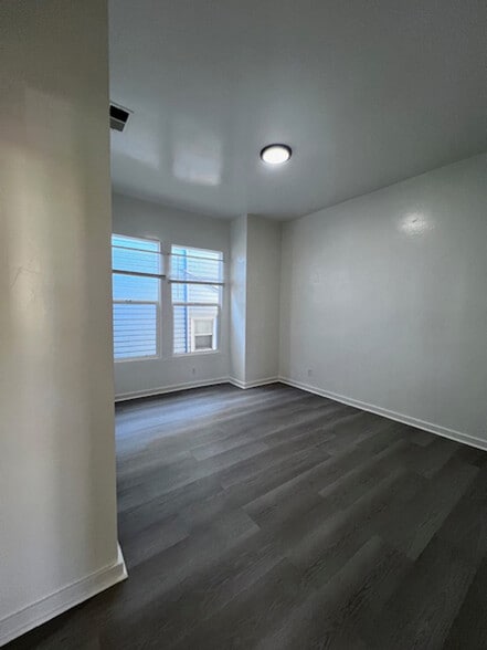 Building Photo - 1039 Peralta St