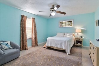 Building Photo - 7 acres with 5 bed, 3 bath less than 25 minutes from town!