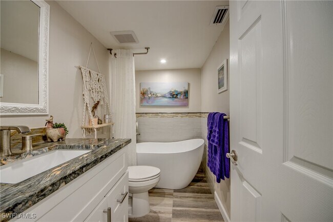 Building Photo - 15350 Moonraker Ct