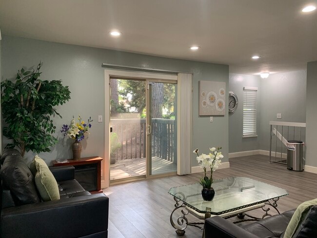 Building Photo - 2290 D St