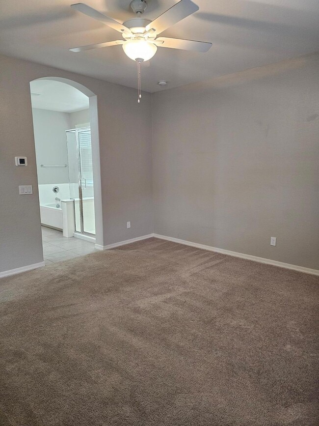 Building Photo - 15092 W Portland St