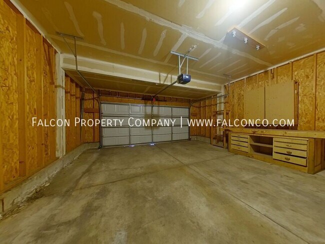 Building Photo - 6335 Cording Ct