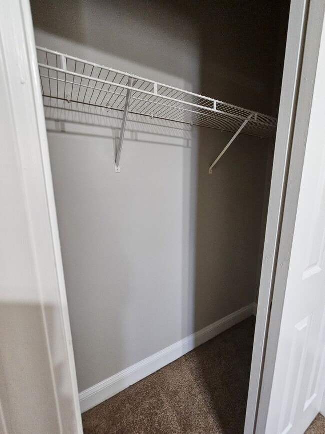 Building Photo - Fountain Pointe 3 bed 2 bath - Long Term R...