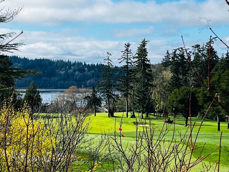 Building Photo - 721 Cherry Ave NE