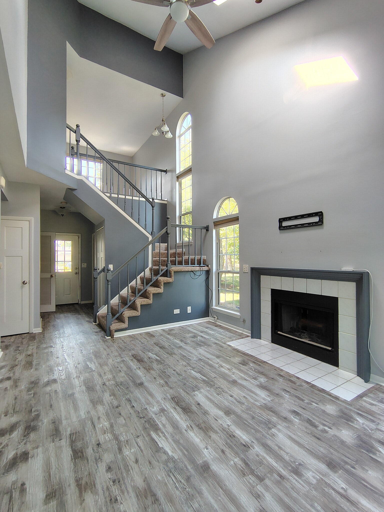Building Photo - 667 Woodhaven Dr