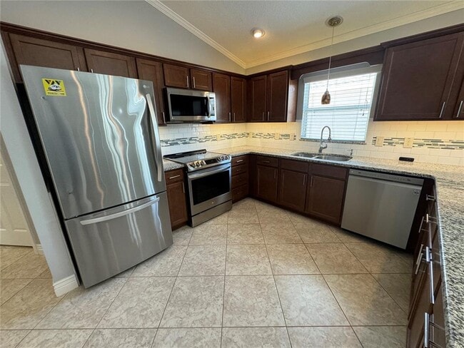 Building Photo - 2272 Vassar Ln