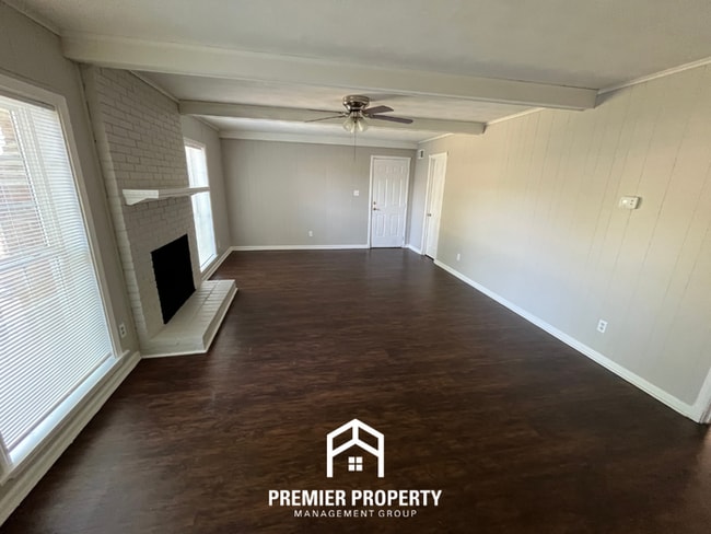 Building Photo - Spacious 4BR/2BA in Whitehaven | 2,000+ SQ FT, Hardwood Floors & Fireplace