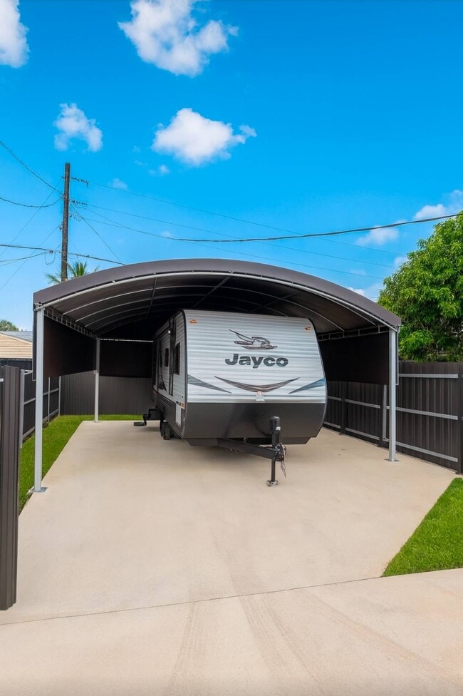 Building Photo - 18730 NW 29th Pl