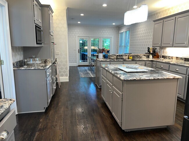 Building Photo - 126 Dewberry Ln