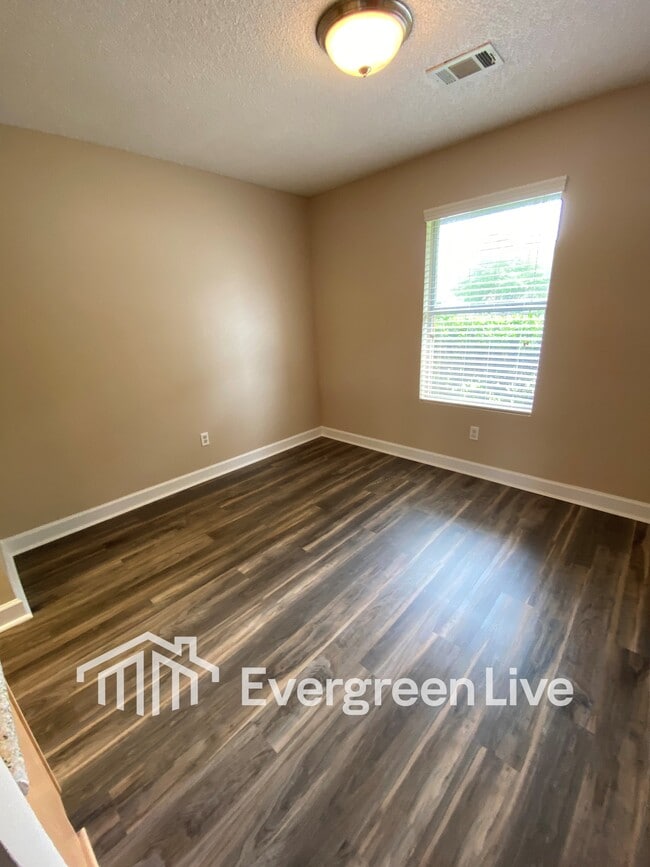 Building Photo - 76 Voda Ct