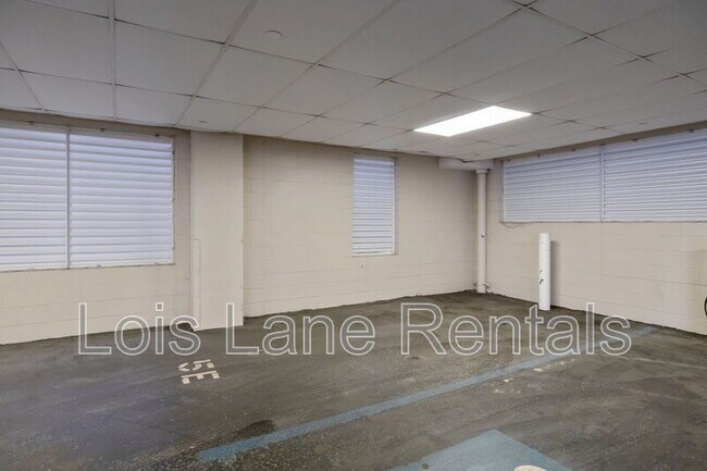 Building Photo - 2 Wharfside St