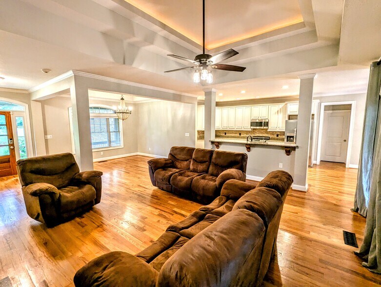 Building Photo - 291 Greystone Dr