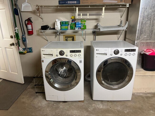 Building Photo - AVAILABLE FALL 2026!!! BEAUTIFUL 3 BEDROOM HOME