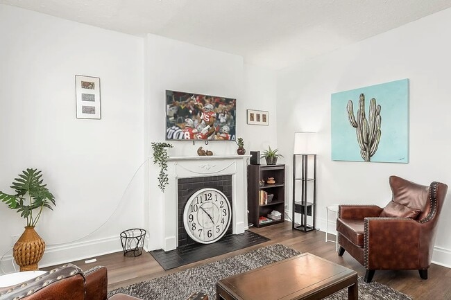 Building Photo - 413 S Ohio Ave