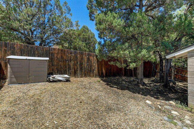 Building Photo - 114 Bradshaw Dr