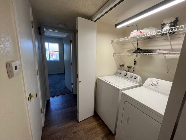 Building Photo - Nice 2 bed 2 bath Condo