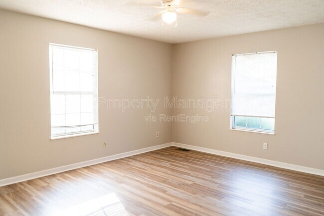 Building Photo - 2519 Cedar Ln