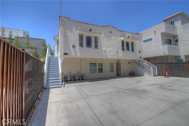 Primary Photo - 1127 Manzanita St
