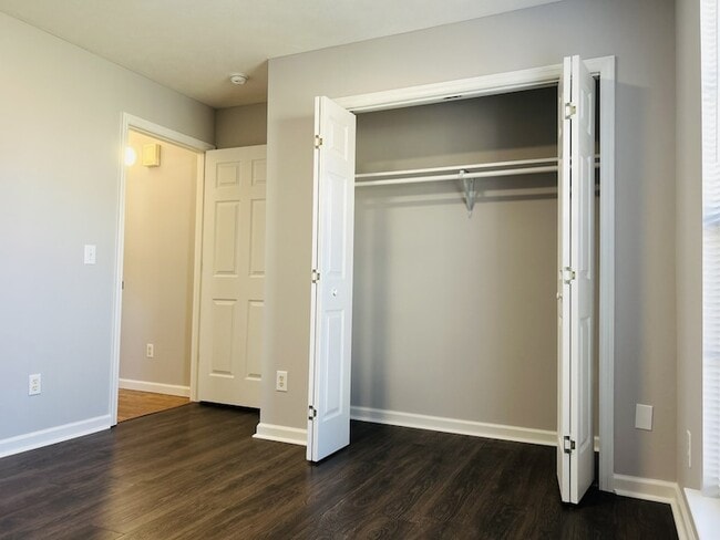 Building Photo - 1808 Lakewood Village Dr