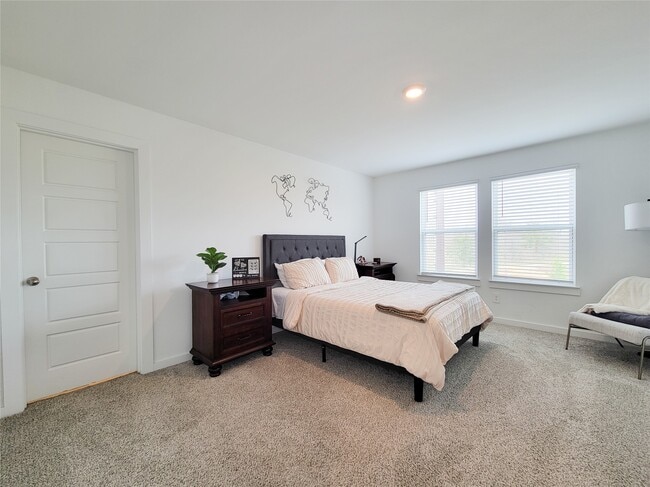 Building Photo - 3223 Creston Gate Dr