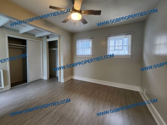 Building Photo - ** Self Guided Tour **Belmont Shores Updat...