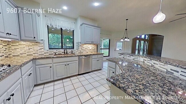 Building Photo - 9607 Boerne Haze