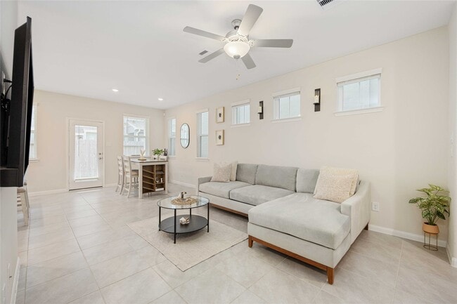 Building Photo - 1512 Parkland Oak Dr