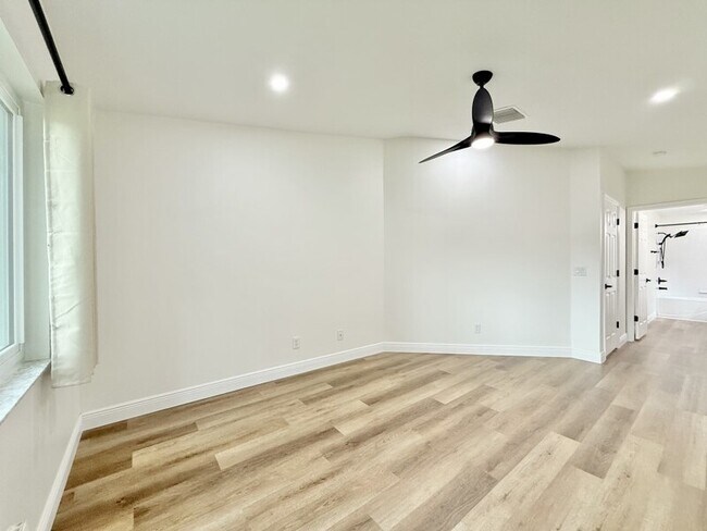 Building Photo - 12129 Buffington Ln