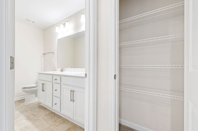 Building Photo - Well Appointed 3-Bedroom Townhome in Durham!