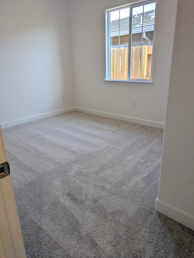 Building Photo - 5069 Brooks Cir
