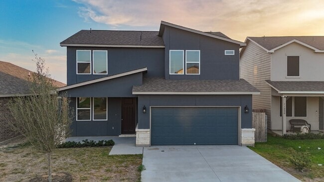 Primary Photo - Newly constructed 4bd Home in Villas San A...