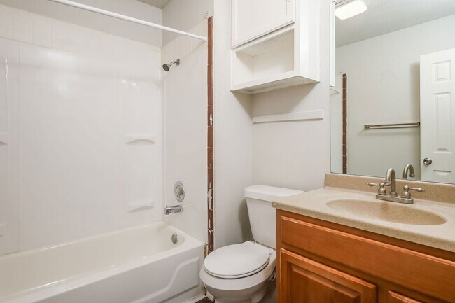 Building Photo - 2730 Bear Springs Dr