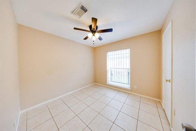 Building Photo - 12914 Townwood Dr